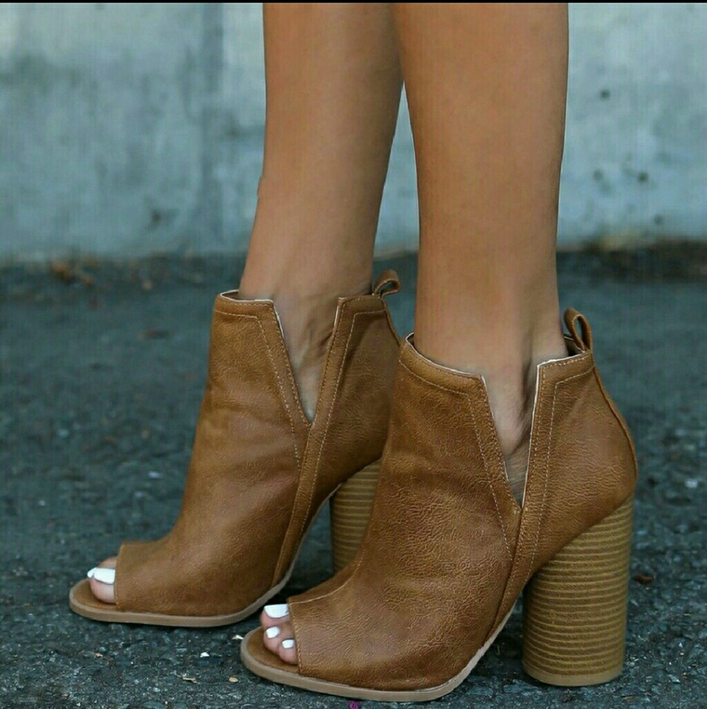 Side Slit Ankle Boots